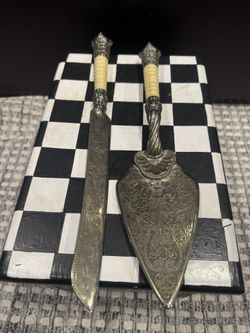 International Silver Silverplated Cake Knife & Trowel/Server Crown Vintage 1970's