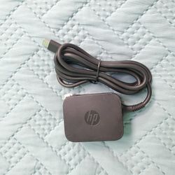 HP AC Adapter TPN-AA01 TPN-DA01 USB-C 15.75W Input 100-240V/0.6A Output 5.25V/3A

    Ig
