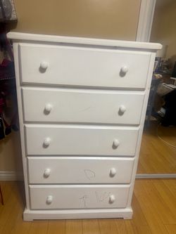 White Wood 5-Drawer Dresser