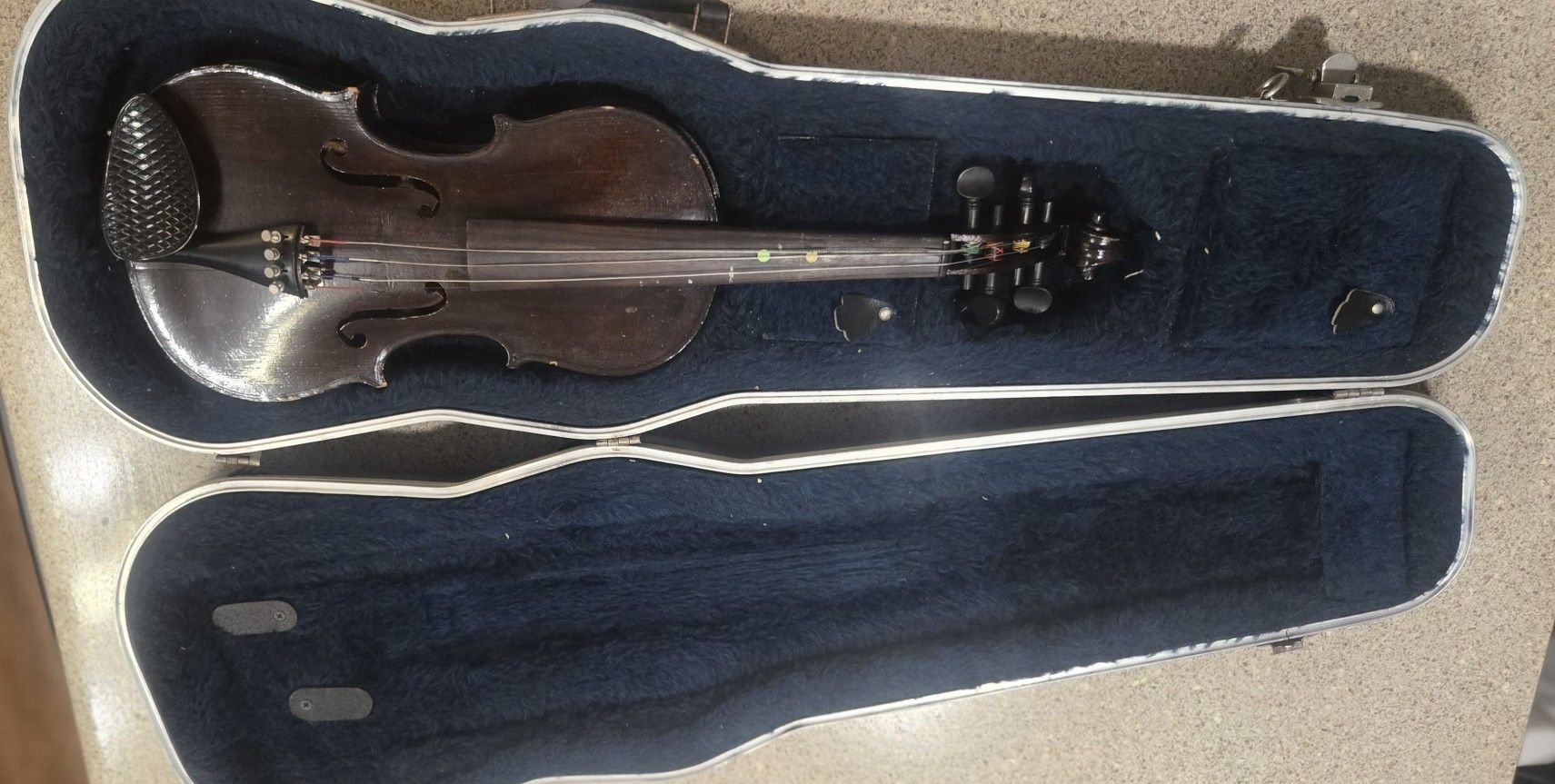 Antonius Stradiuarius Cremonensis violin anno 1736