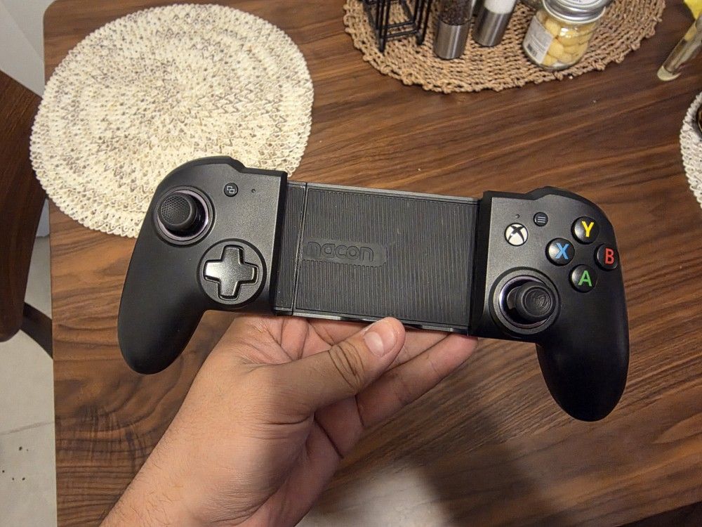 Nacon Bluetooth Controller 