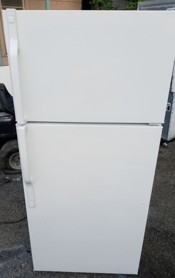 Clean! White General Electric FreezerOnTop Refrigerator! for Sale in