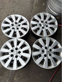 16in Steel Wheels Nissan Sentra