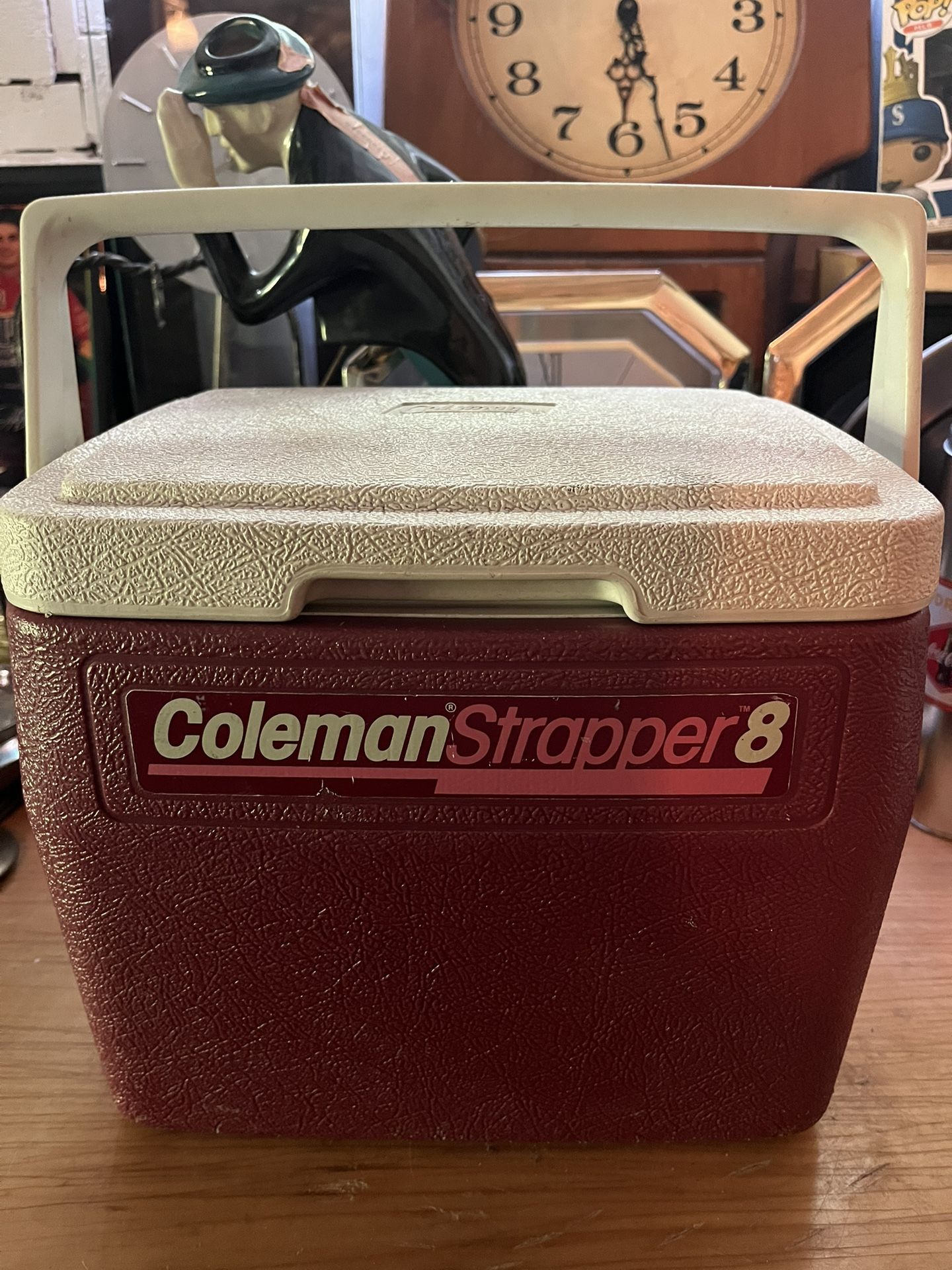COLEMAN STRAPPER 8 PERSONAL COOLER #5272 Red w/ White CUPHOLDER LID DATE 04/86