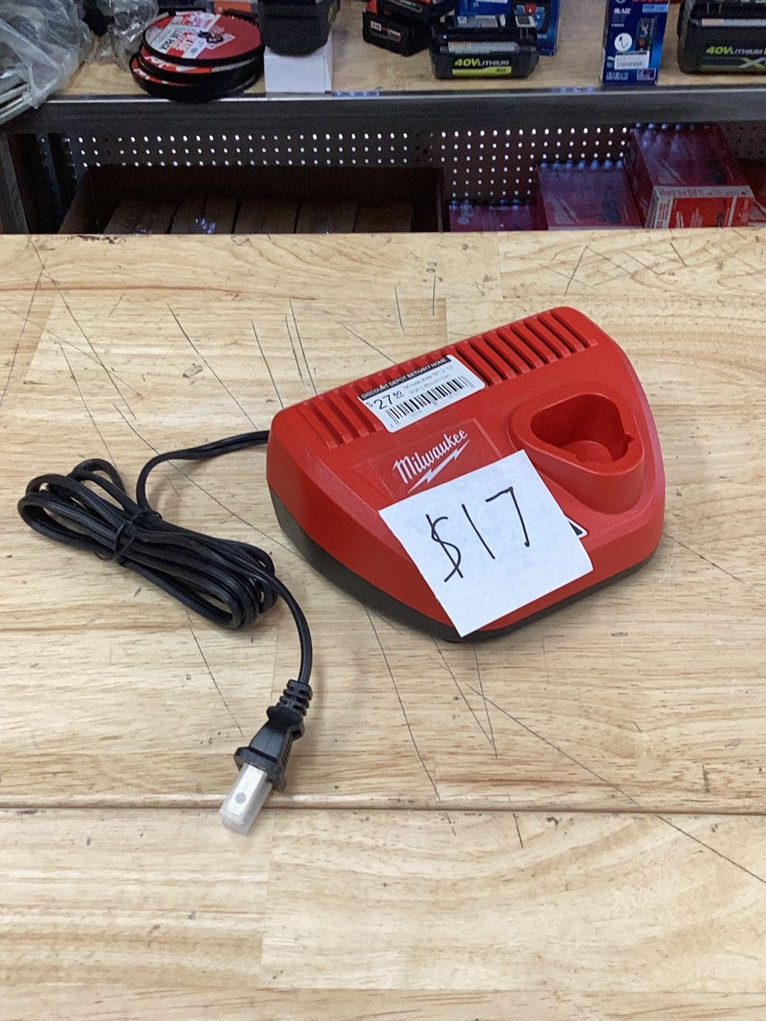 Milwaukee M12 12-Volt Lithium-Ion Battery Charger
