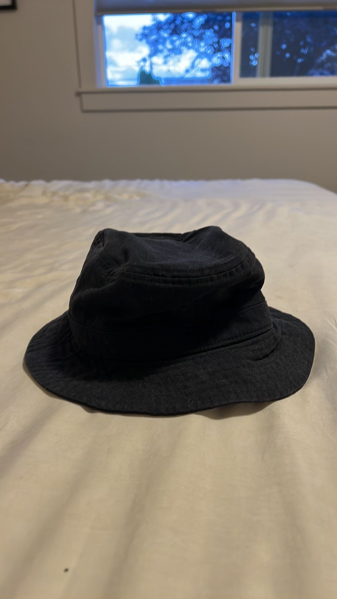 Aritzia TNA Bucket Hat