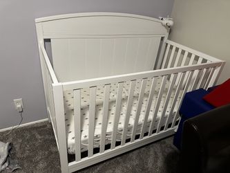Baby crib - White