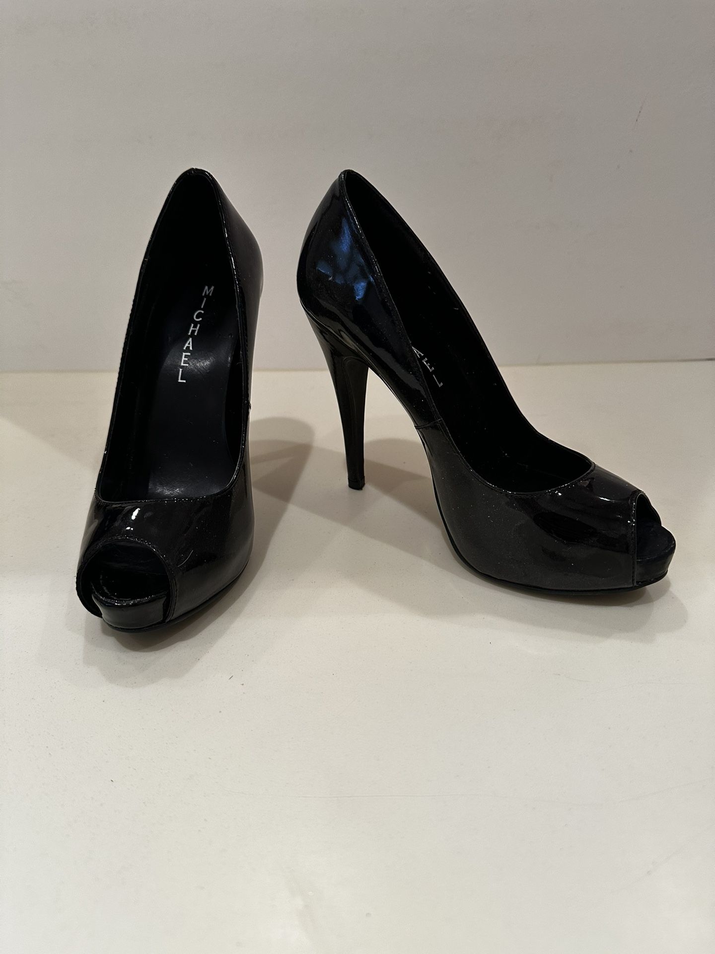 NEW black patient leather high heeled shoes, Size 7 1/2