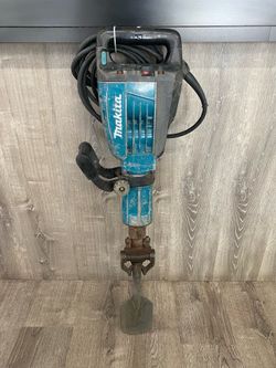 Makita 1-1/8” Hex Corded Demolition Hammer