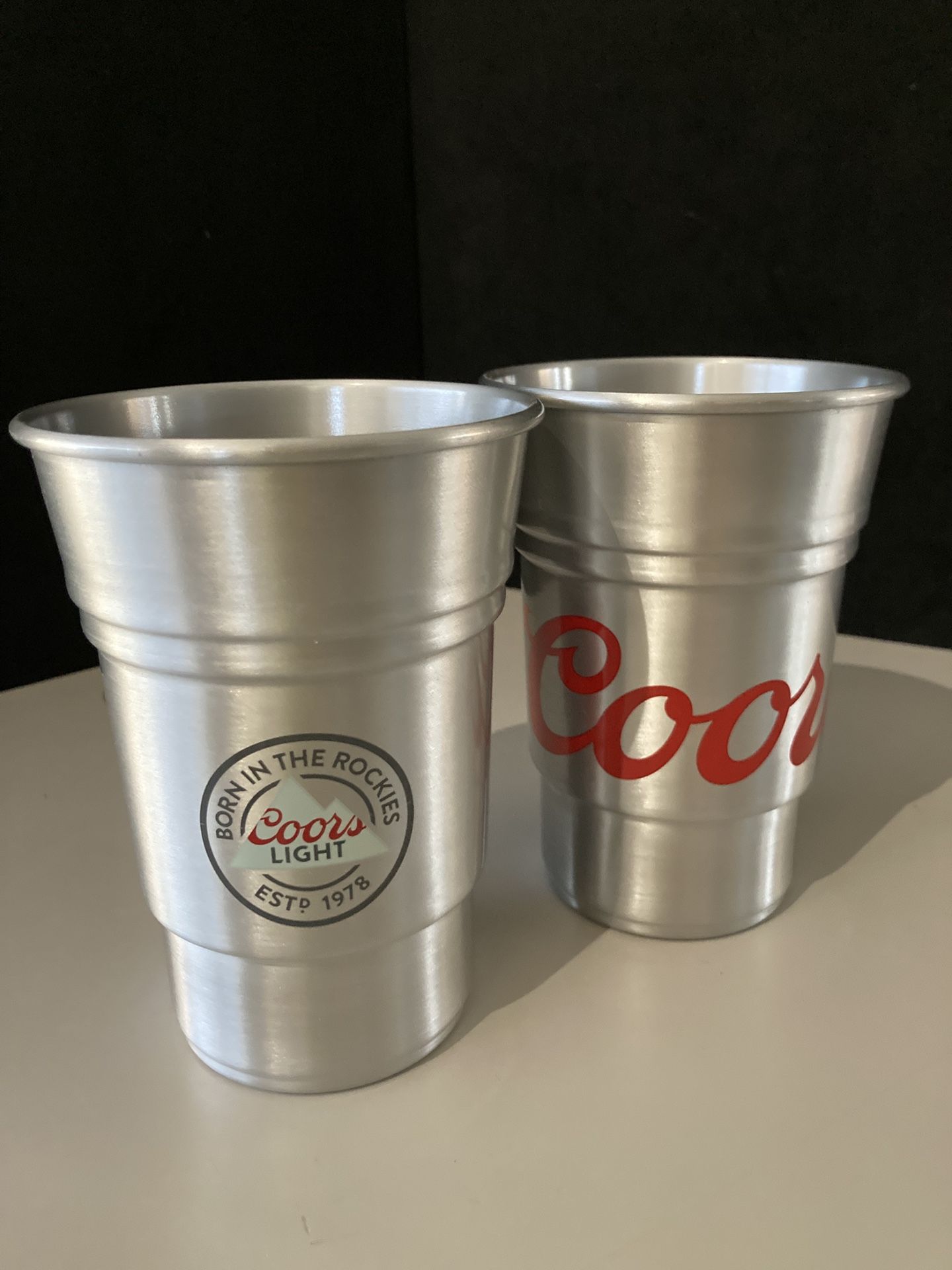 🌟 2 New Coors Light Beer Cups Mountains Turn Blue when a cold beverage is added