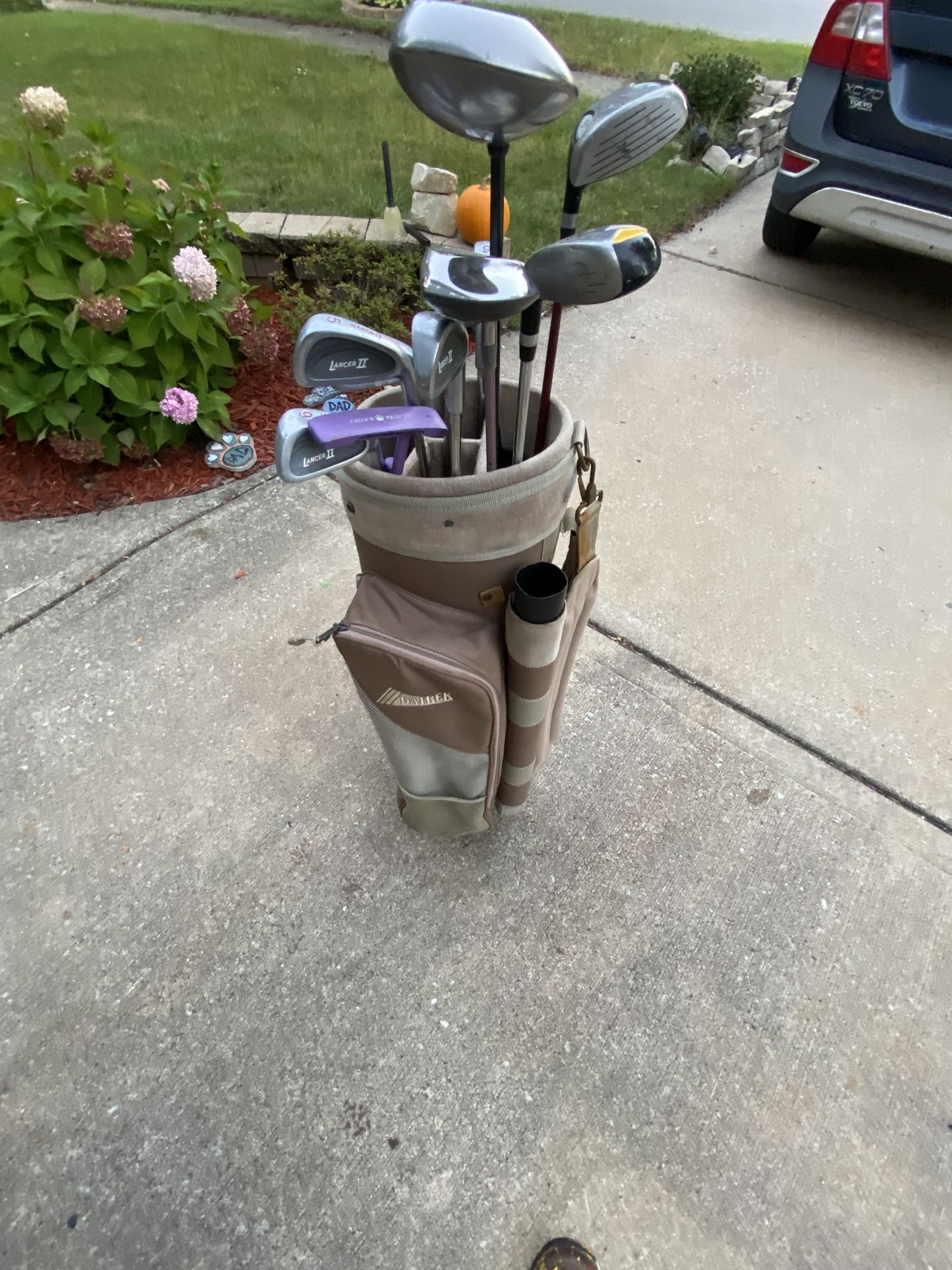 Ladies Right Hand Golf Clubs!