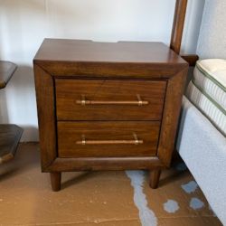 Lyncott Nightstand