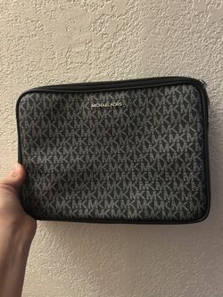 michael kors mk zipper bag 