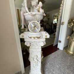 Very  Beautiful gorgeous o’clock fountain with matching stand