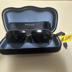 Gucci GG430