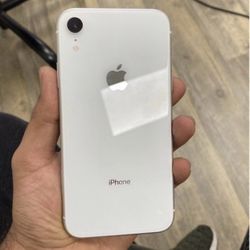 IPHONE XR 64GB UNLOCKED FOR ANY SIM CARD 