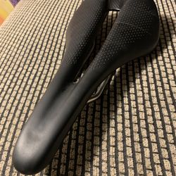 Bontrager Montrose Elite Bike Saddle - 138mm