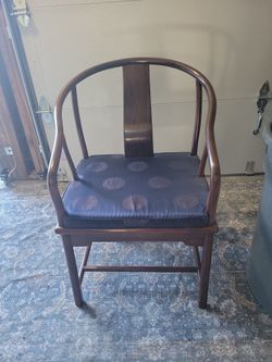 Chinese Horseshoe Antique Chair