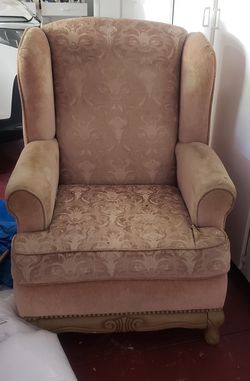 Beautiful Arm Chair (Furniture Decor)
