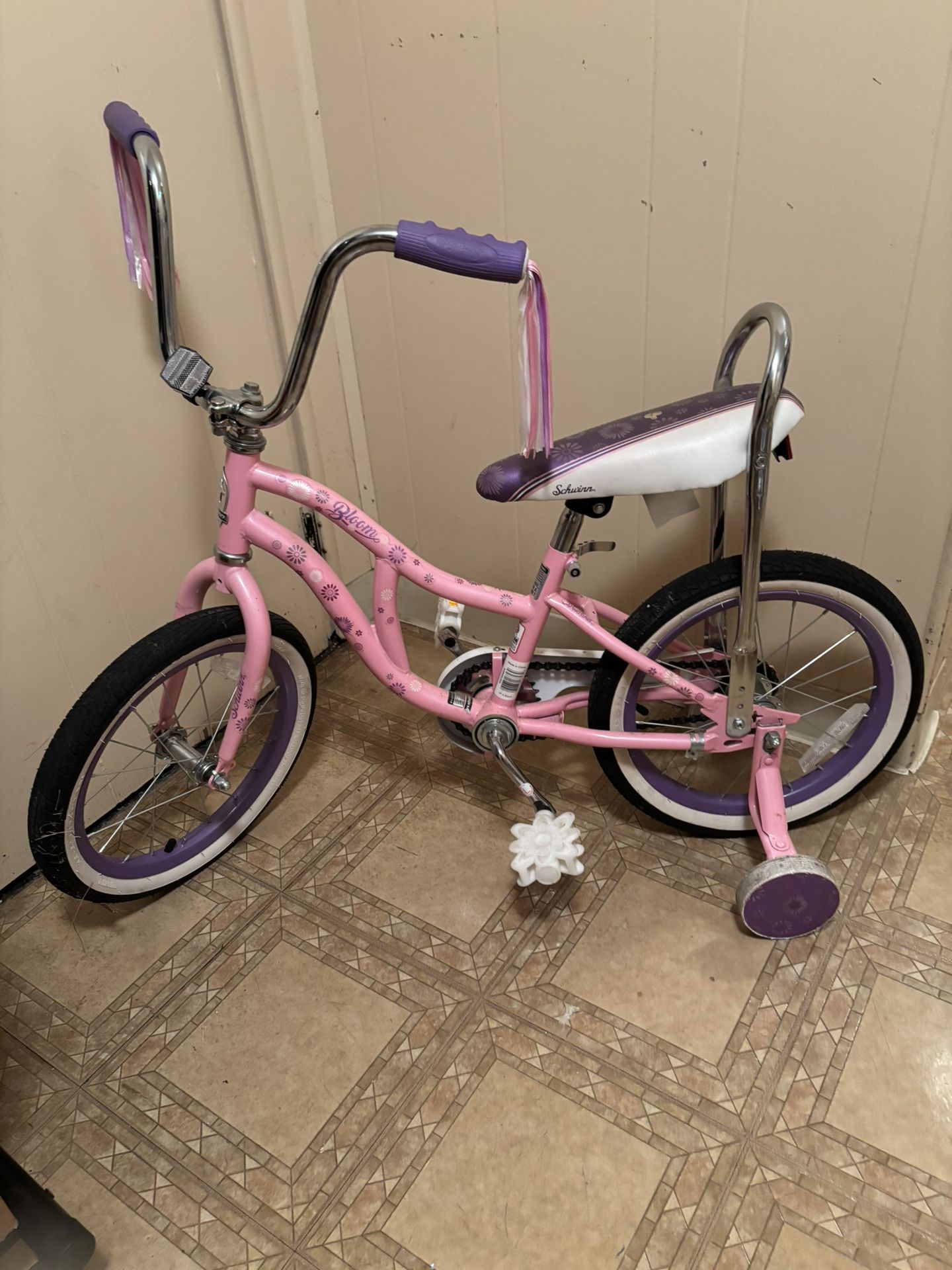 Scwinn 16 Inch Bike For Girls