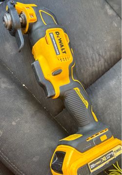 DeWalt 20V Max Brushless Oscillating Multi-Tool with 2ah battery