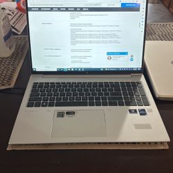 16” Hp Elitebook 860 G9 