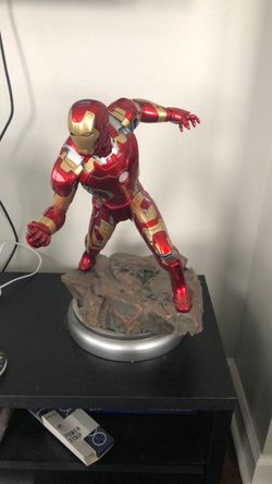 Iron Man Large Collectible Statue Figure