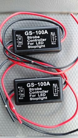 2pcs GS-100A Car Flash Strobe Controller Box Module for LED Brake Tail Stop Light Car styling