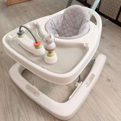 Baby walker with wheels