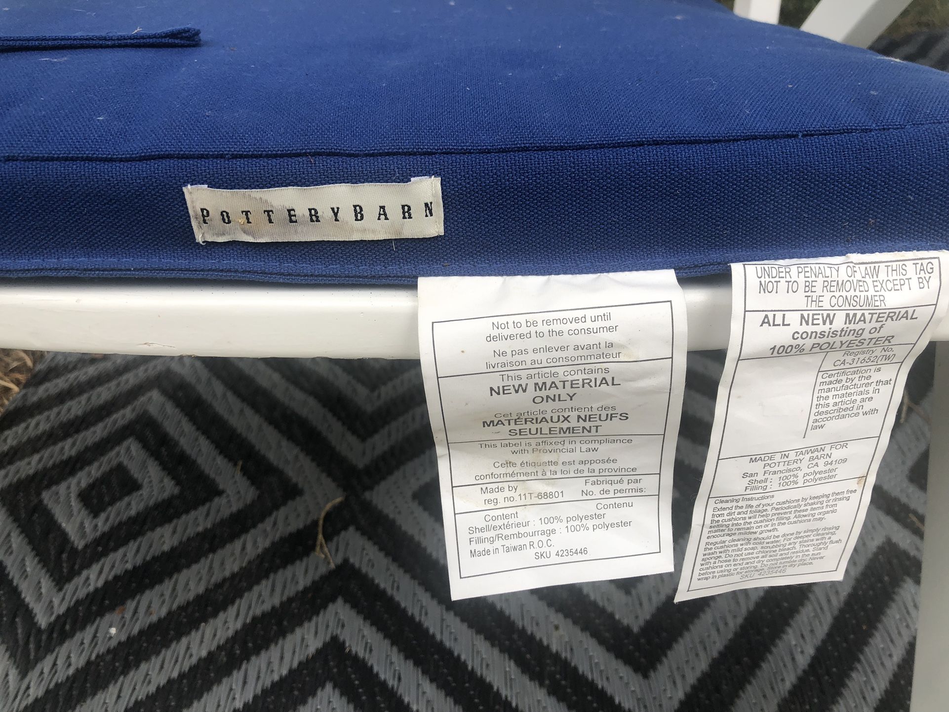 Like NEW POTTERY BARN Adjustable and Collapsable Outdoor 3 Piece Set