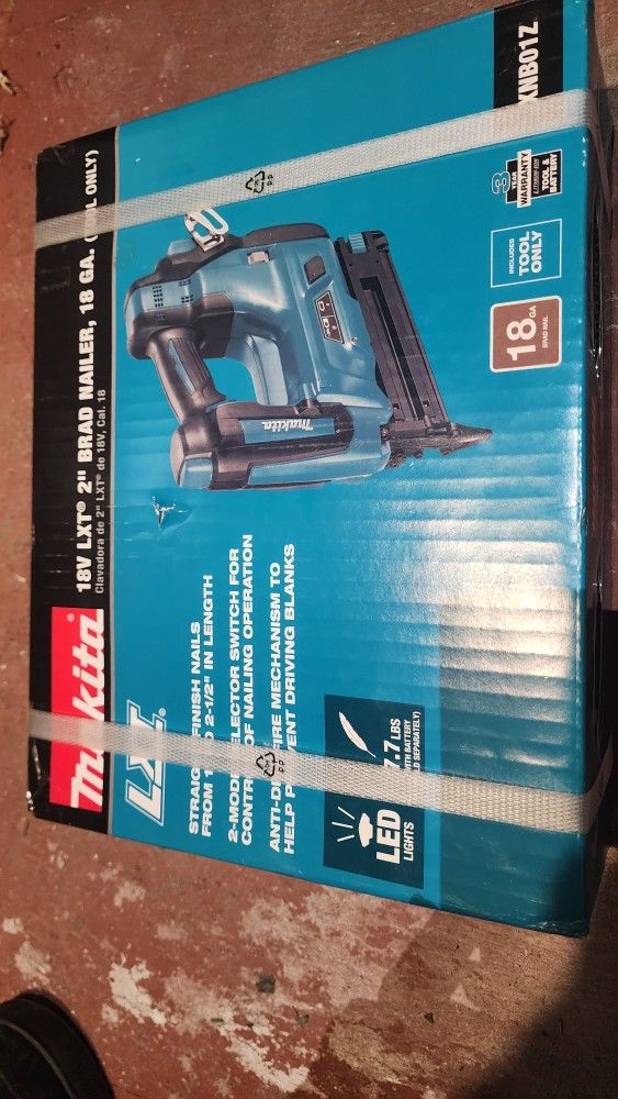 Makita 18V LXT Lithium-Ion 18-Gauge Cordless Brad Nailer