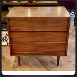Mid century 3 drawer dresser