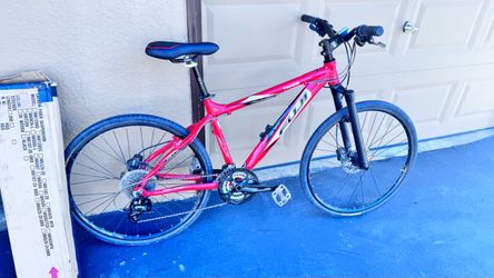 Fuji Tahoe Pro mountain bike - great condition