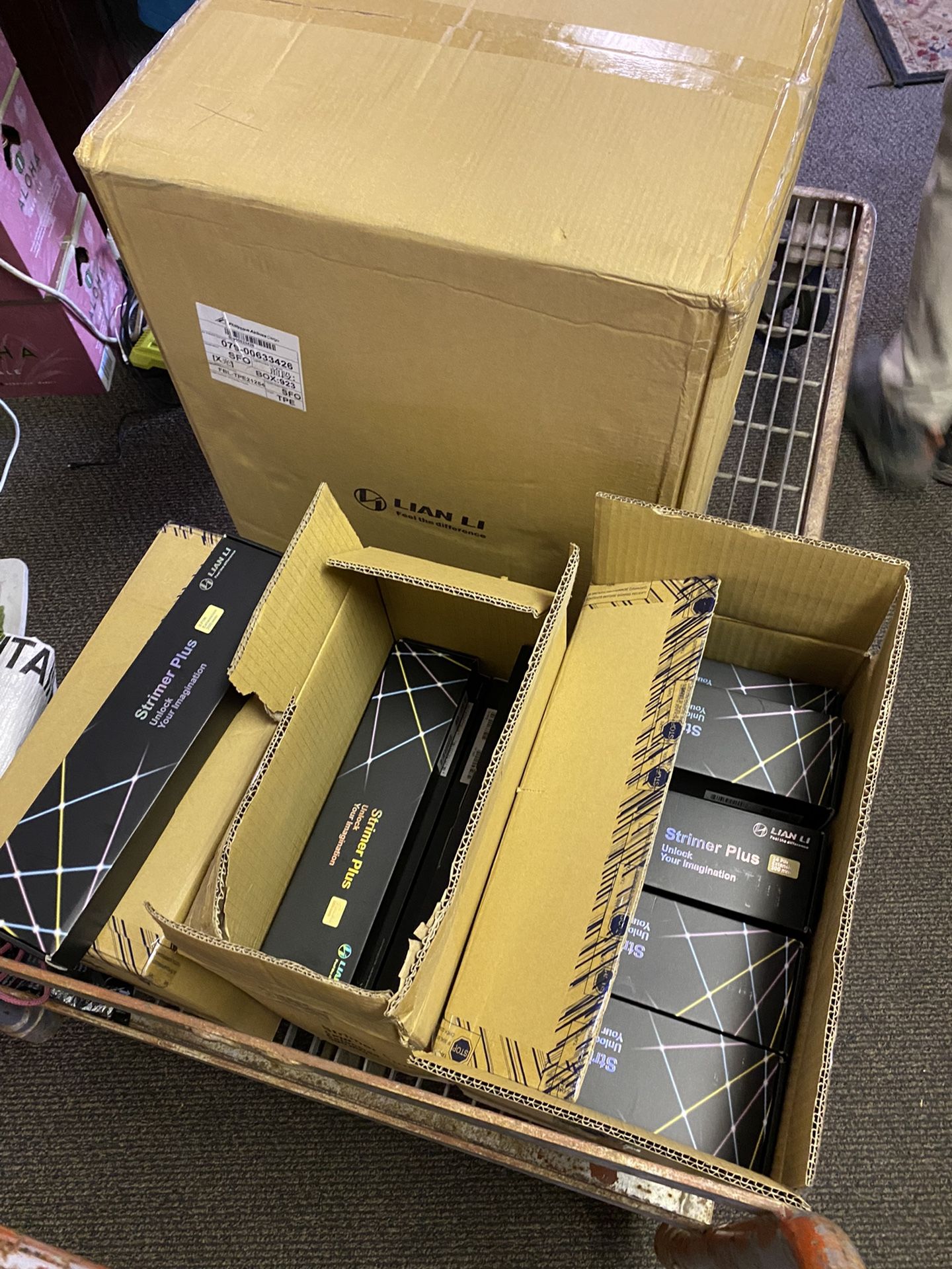 Lian Li Strimer Plus 24 PIN Motherboard RGB Extension