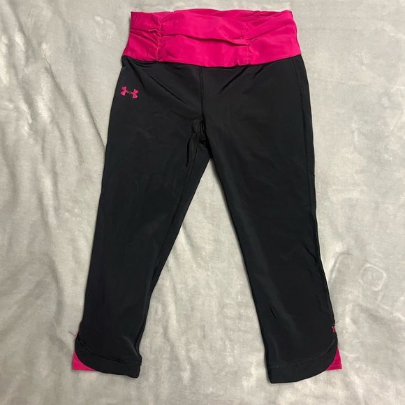 Women’s Under Armour Black and Pink Capri Leggings