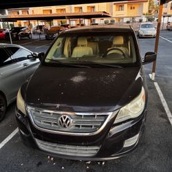 2010 Volkswagen Routan