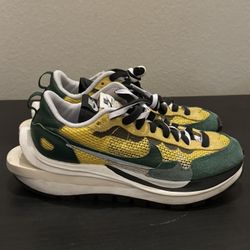 Nike VaporWaffle Sacai Tour Yellow/Gorge Green 7.5 Mens