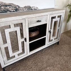 Console/Buffet With Mirrored doors