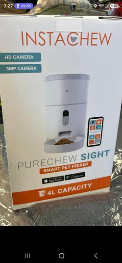 Dog or cat feeder