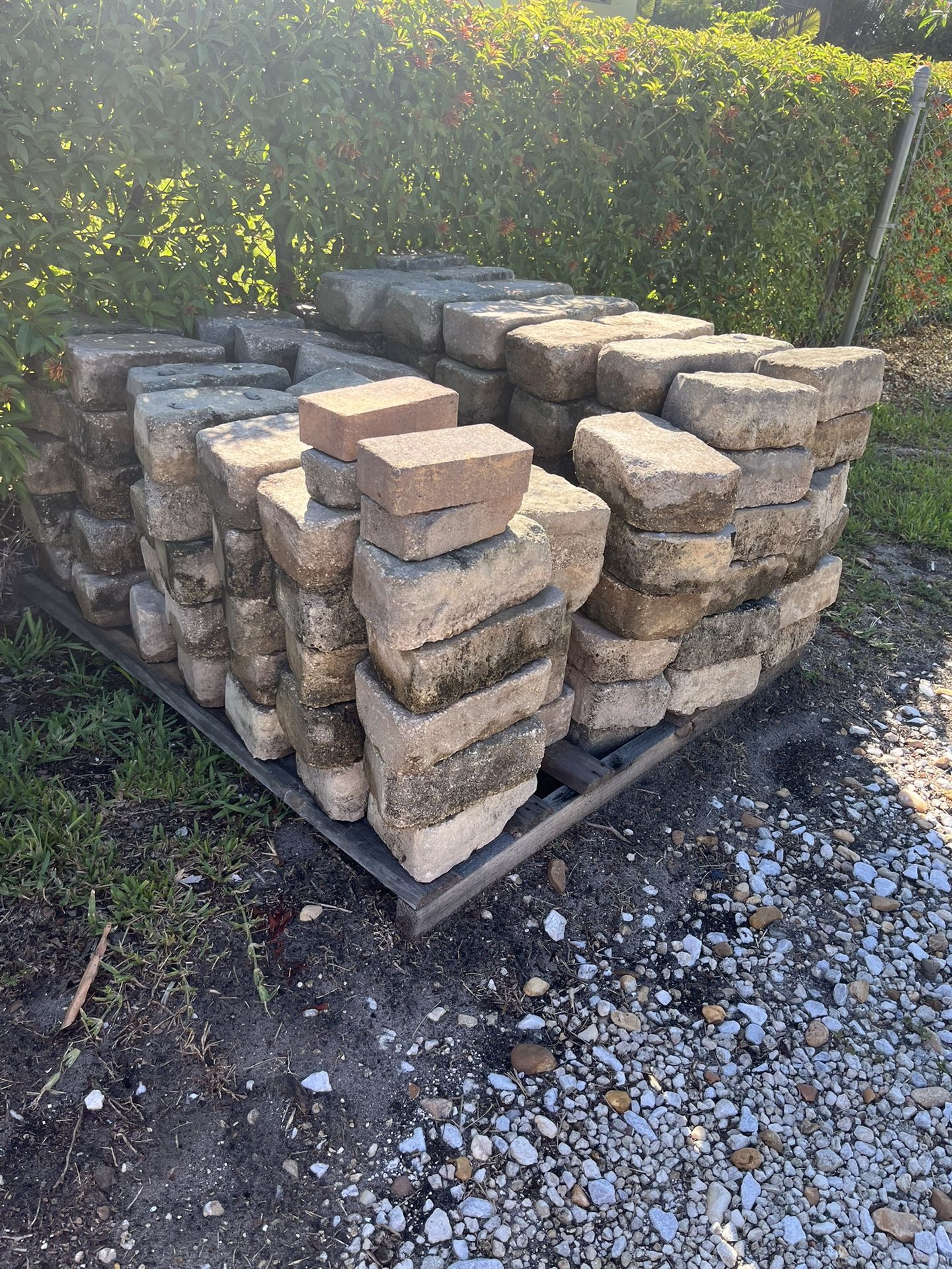 Veranda Concrete Retaining Wall Landscape Brick