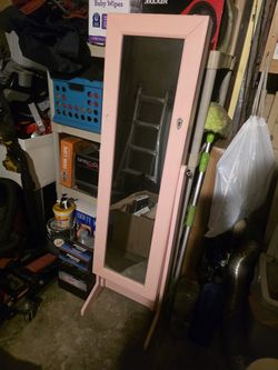 Mirrored Jewlery Cabinet