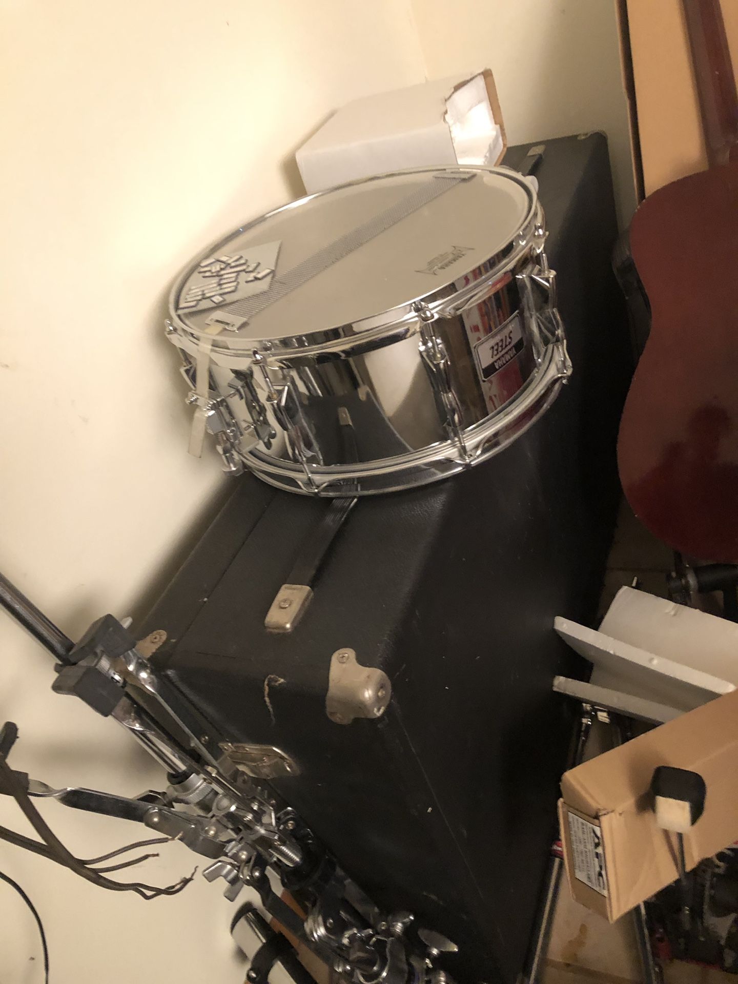 Yamaha steel snare drum 5 1/4" x 14", used, in excellent condition