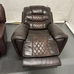 Discounted Like New Leather Recliner . Last One Left Don’t Let This Deal Go By