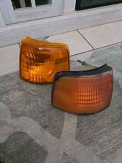 Left and Right signature Light Amber Lens Corner Ford Ranger 1(contact info removed)