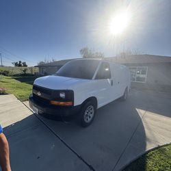 2014 Chevy  express 1500