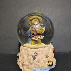 Music Waterball Globe Boyds Collection Plays Over The Waves  