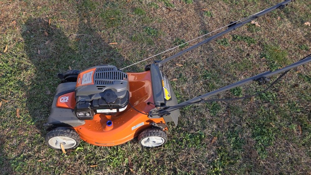 Husqvarna ALL WHEEL DRIVE LAWNMOWER 