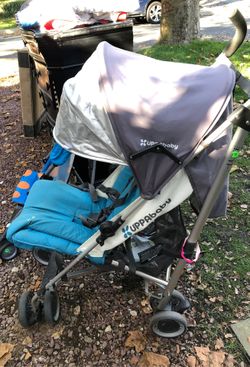 Uppababy luxe umbrella stroller.