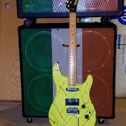 89-93’ Peavey Tracer All Original W/ Hardshell Case