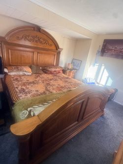 Kind size bed come with 2 night stand one dresser chace and armor .